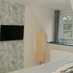 Jensen - Perfekt Fuer Grosse Und Kleine Gaeste! *