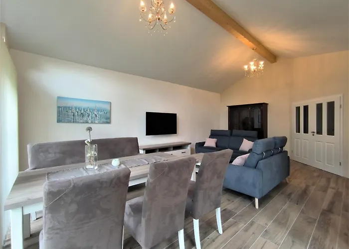 Jensen - Perfekt Fuer Grosse Und Kleine Gaeste! * Grossenwiehe